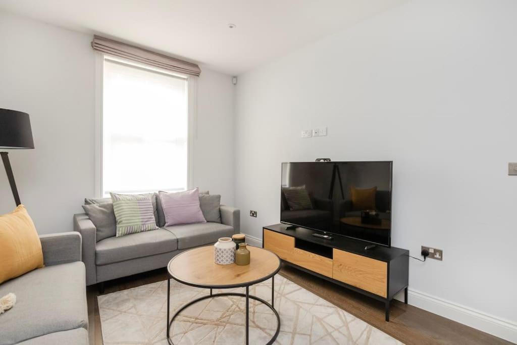 Modern House In South Kensington Londra