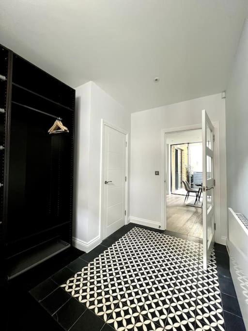 Modern House In South Kensington * Londra